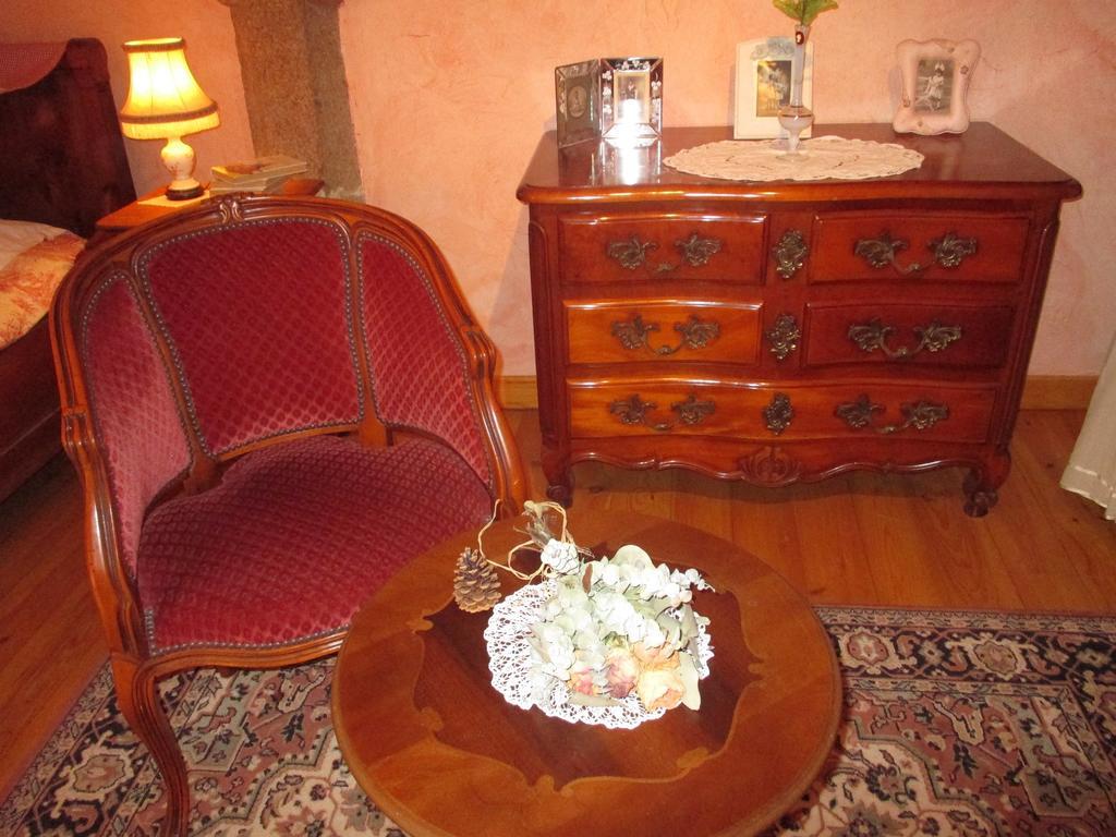 Les Sources Bed & Breakfast Poilley  Eksteriør bilde