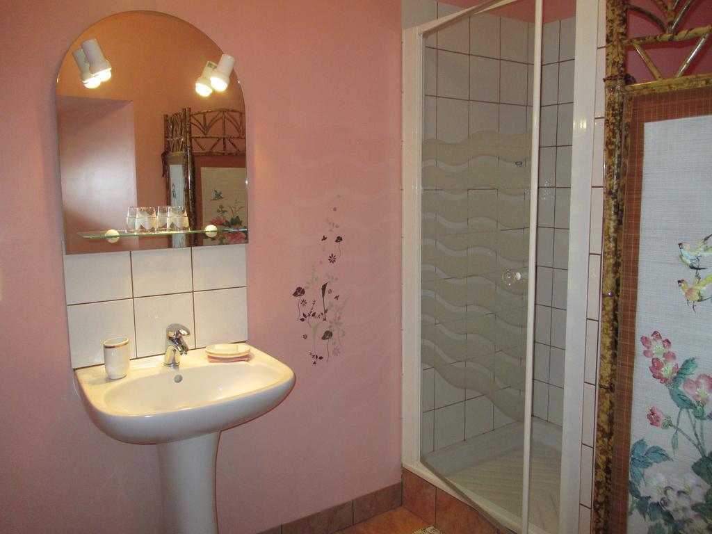 Les Sources Bed & Breakfast Poilley  Eksteriør bilde