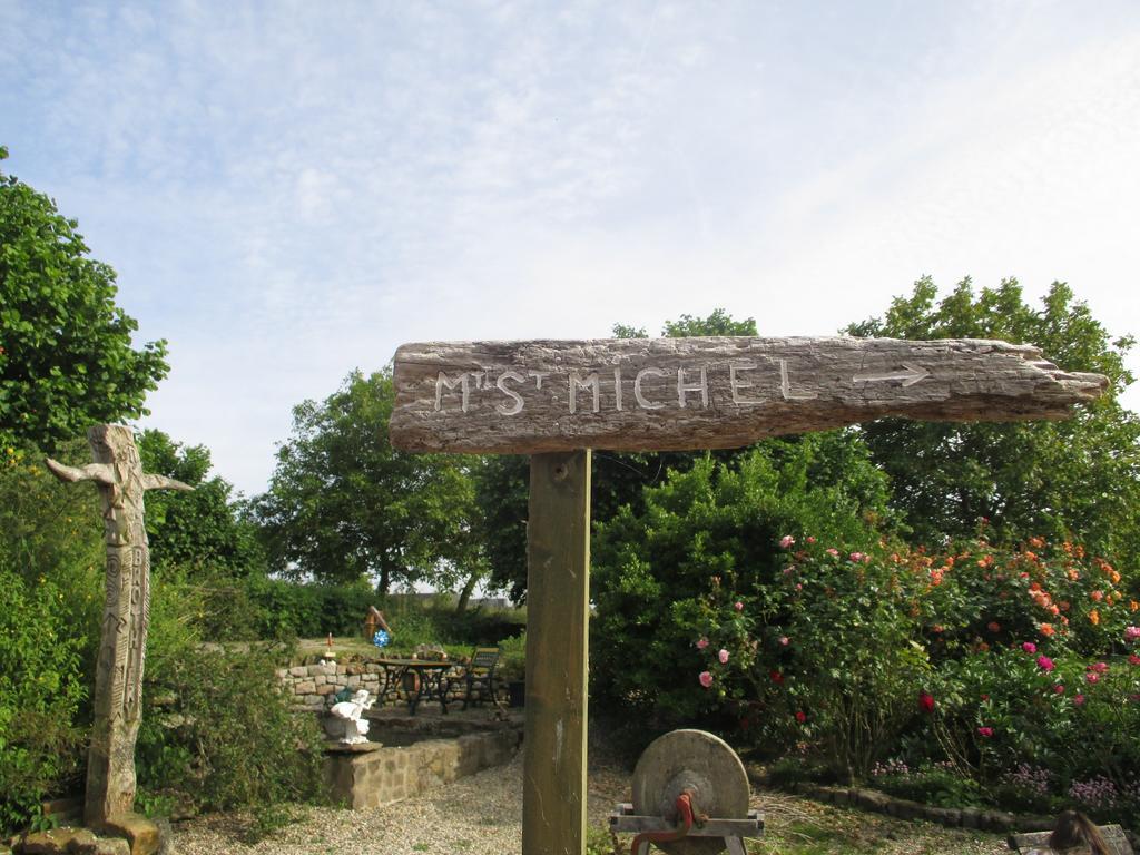 Les Sources Bed & Breakfast Poilley  Eksteriør bilde