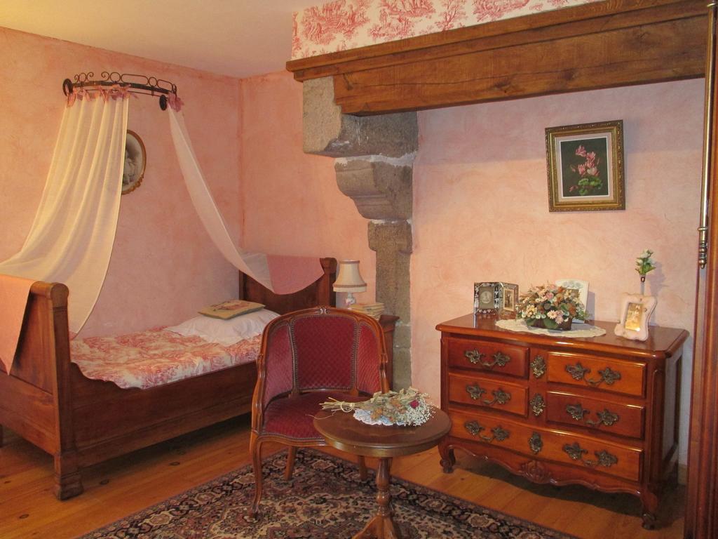 Les Sources Bed & Breakfast Poilley  Eksteriør bilde