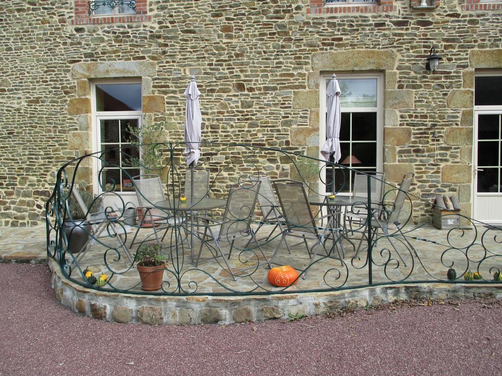 Les Sources Bed & Breakfast Poilley  Eksteriør bilde